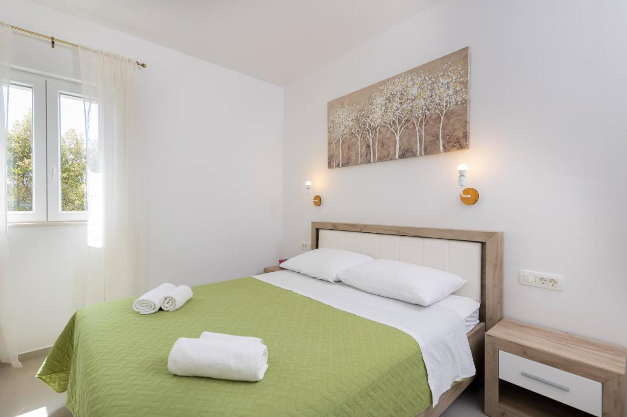 Apartments Laurea Slano Exterior photo